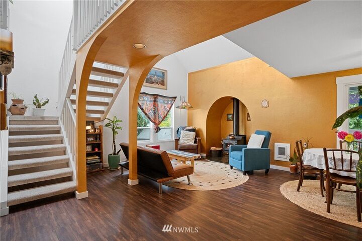 Property Photo:  15513  45th Avenue W  WA 98087 