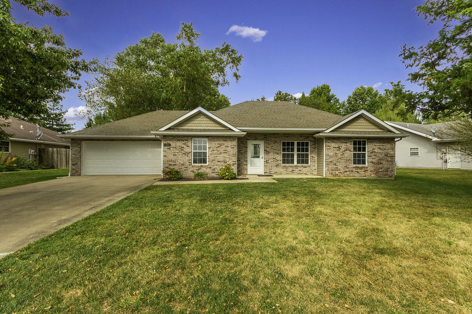 Property Photo:  511 N Henry Clay Blvd  MO 65010 