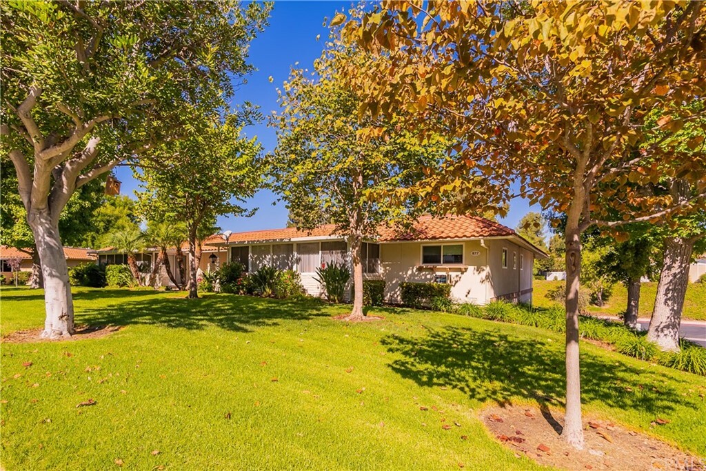 Property Photo:  877 Avenida Sevilla P  CA 92637 