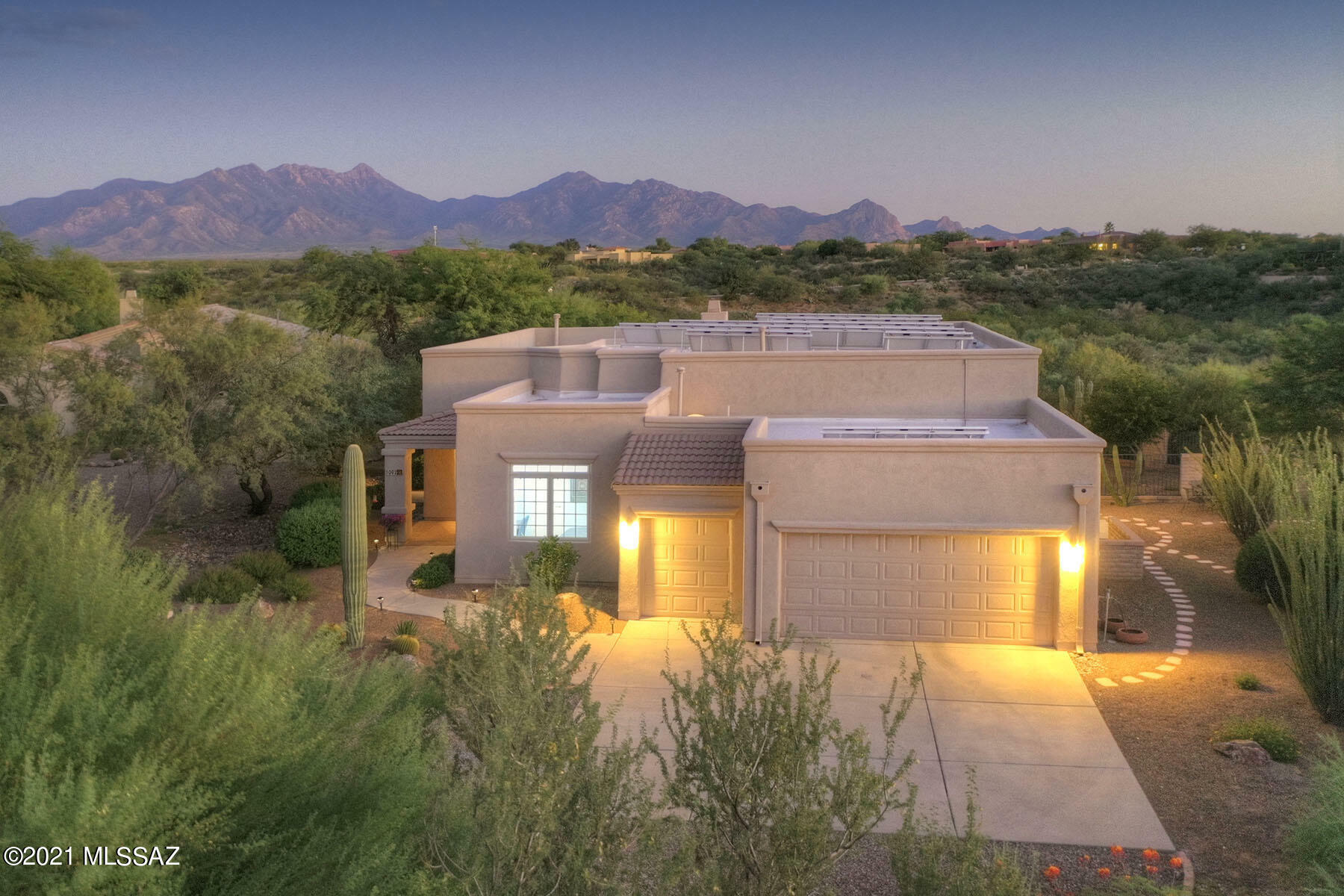 Property Photo:  1092 S Dutch John Spring Court  AZ 85614 