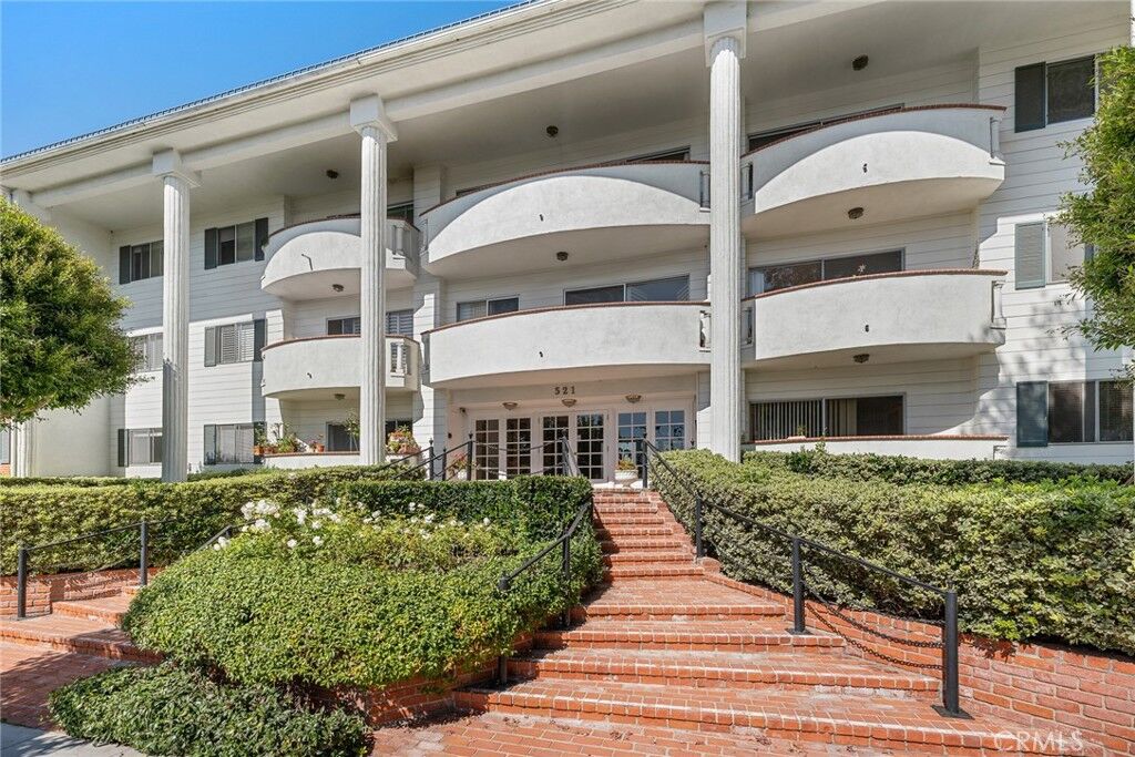 Property Photo: 521 Montana Avenue 308 CA 90403