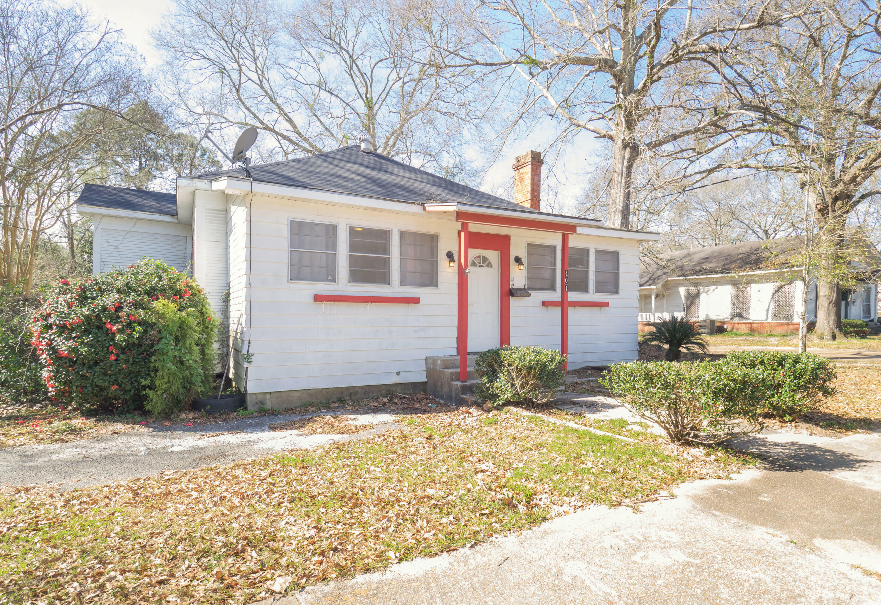 Property Photo:  401 Bon Ami St  LA 70634 