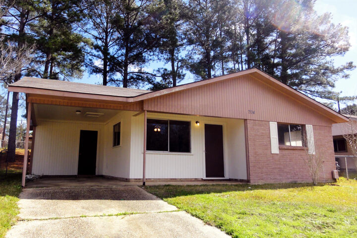 204 Magnolia  New Llano LA 71461 photo