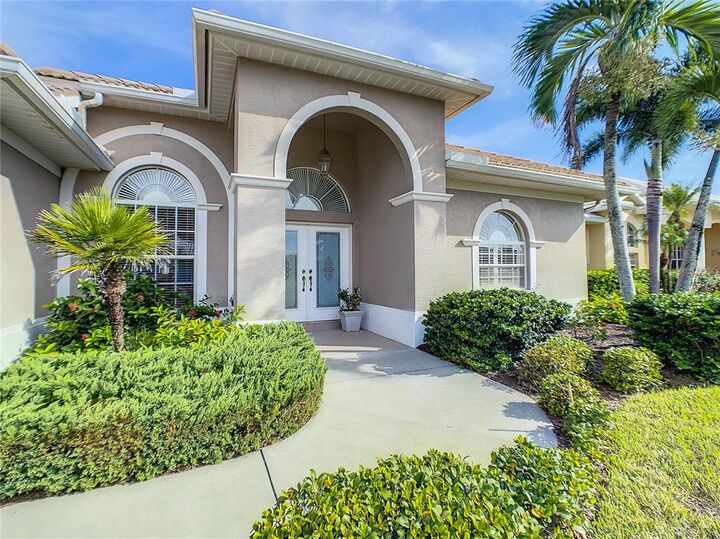 Property Photo:  727 Thistlelake Drive  FL 34293 