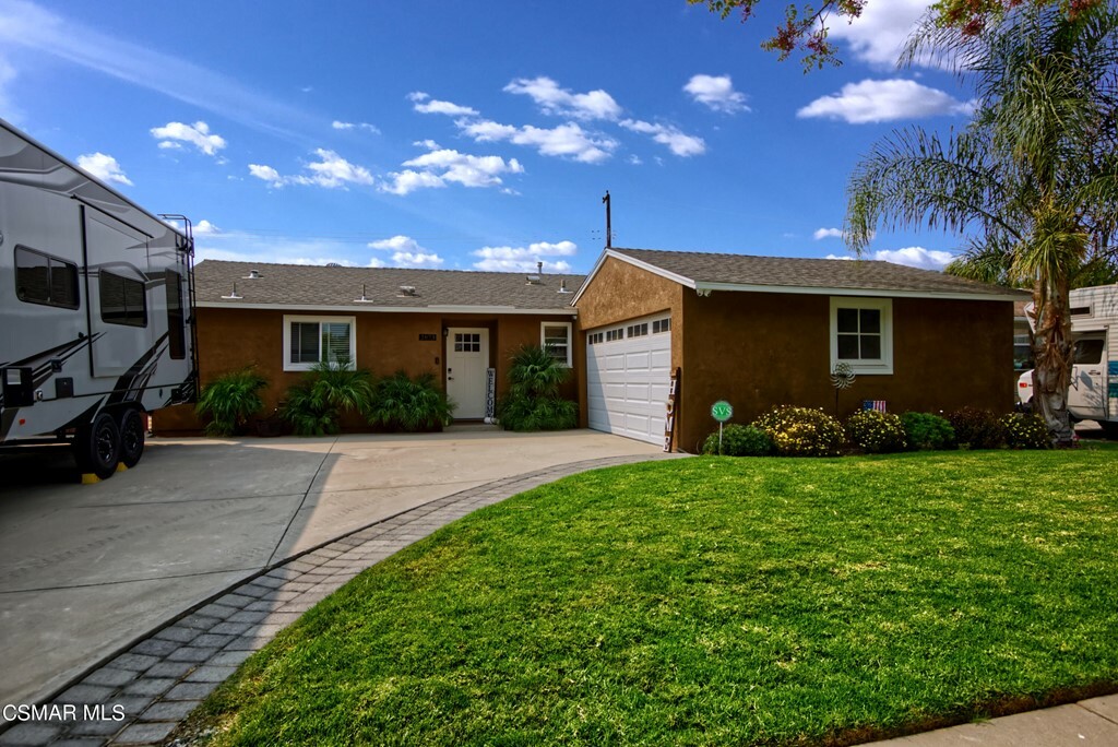 Property Photo:  2073 Magnolia Street  CA 93065 