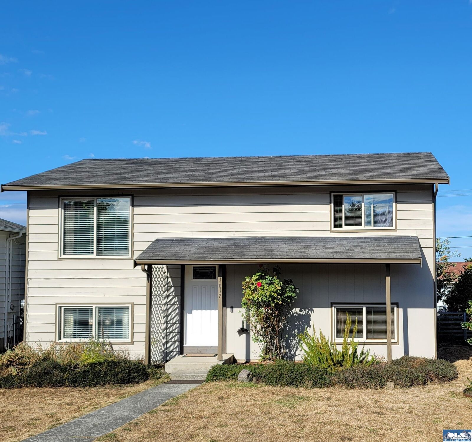 Property Photo:  1617 W 6th St  WA 98363 