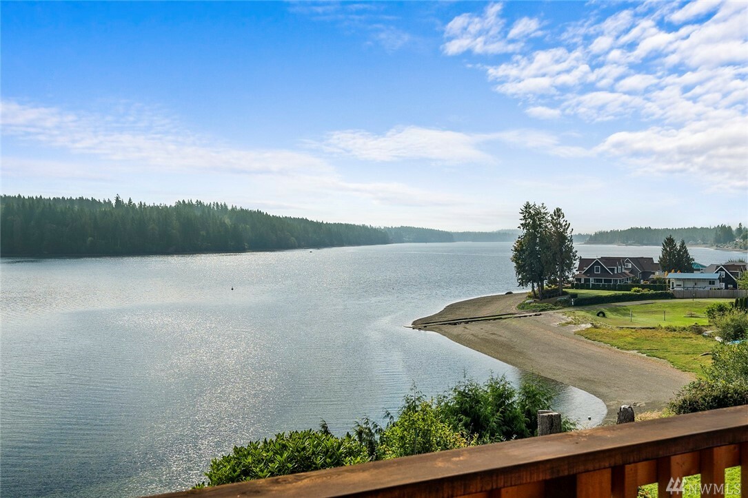 Property Photo: 360 E Madrona Parkway WA 98546