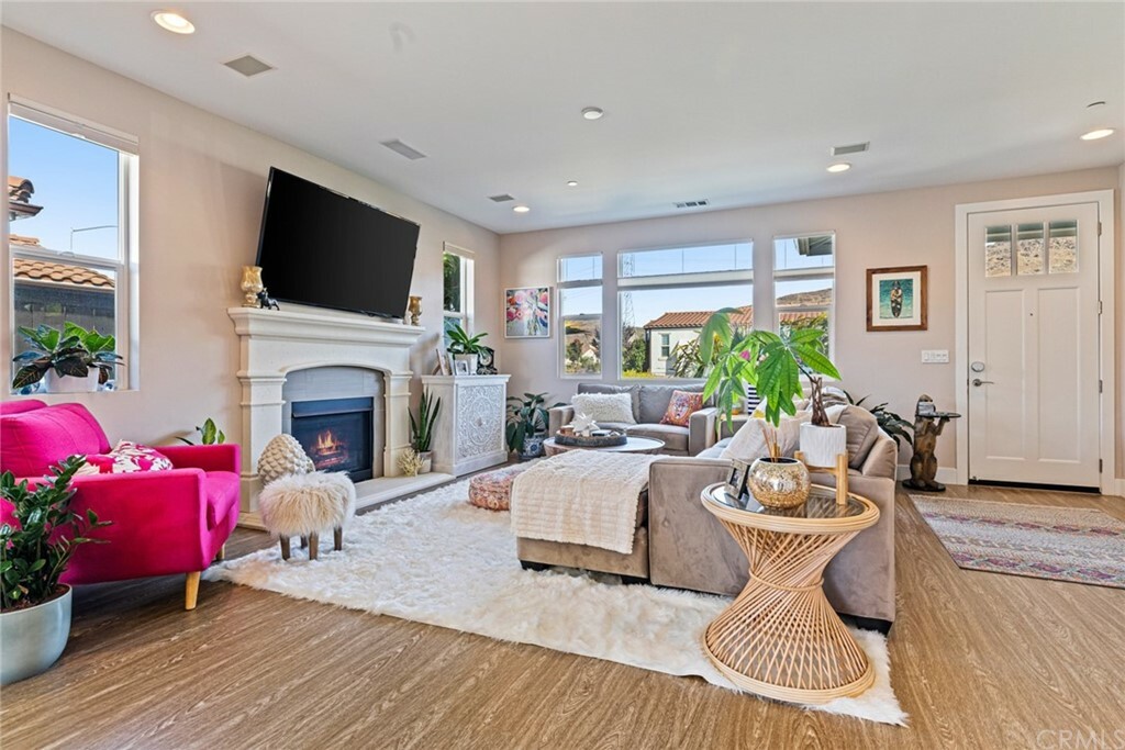 Property Photo:  433 Junipero Way  CA 93401 