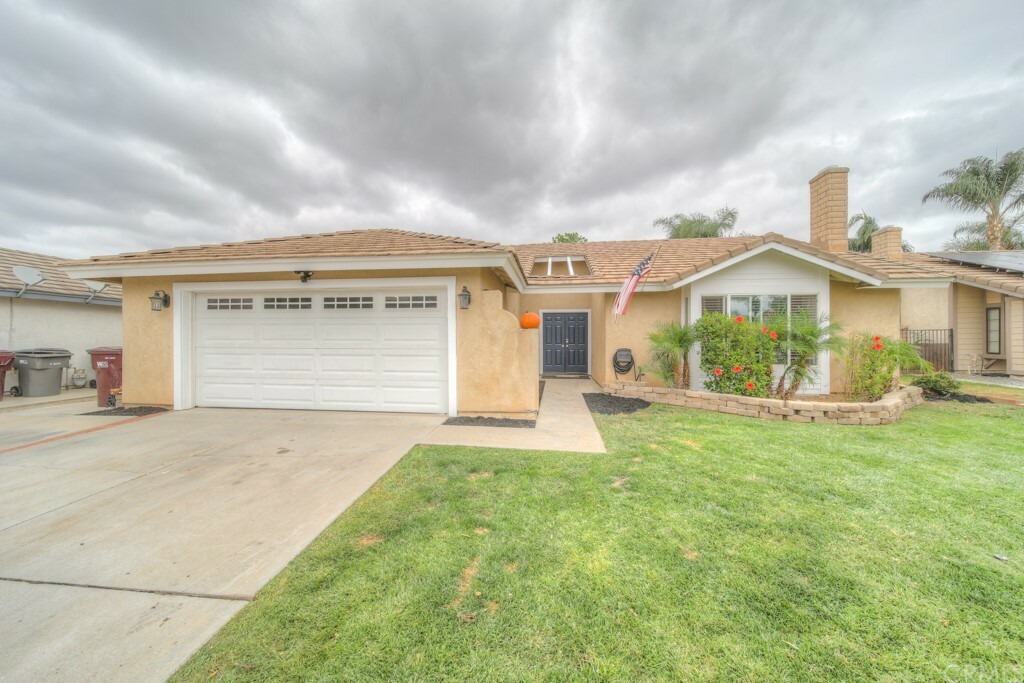 Property Photo:  29810 Avenida De Sereno  CA 92586 