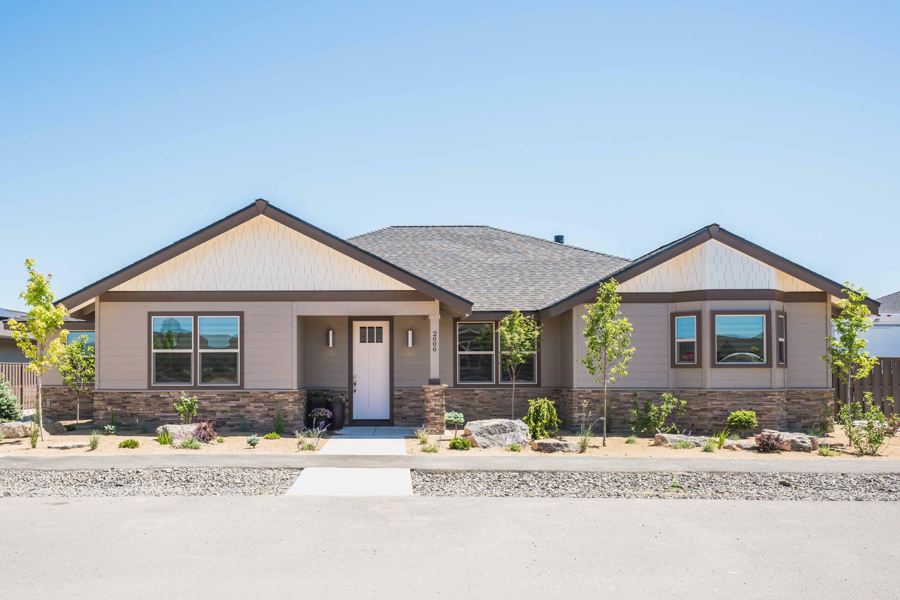 Property Photo:  2606 NW 23rd Lane  OR 97756 