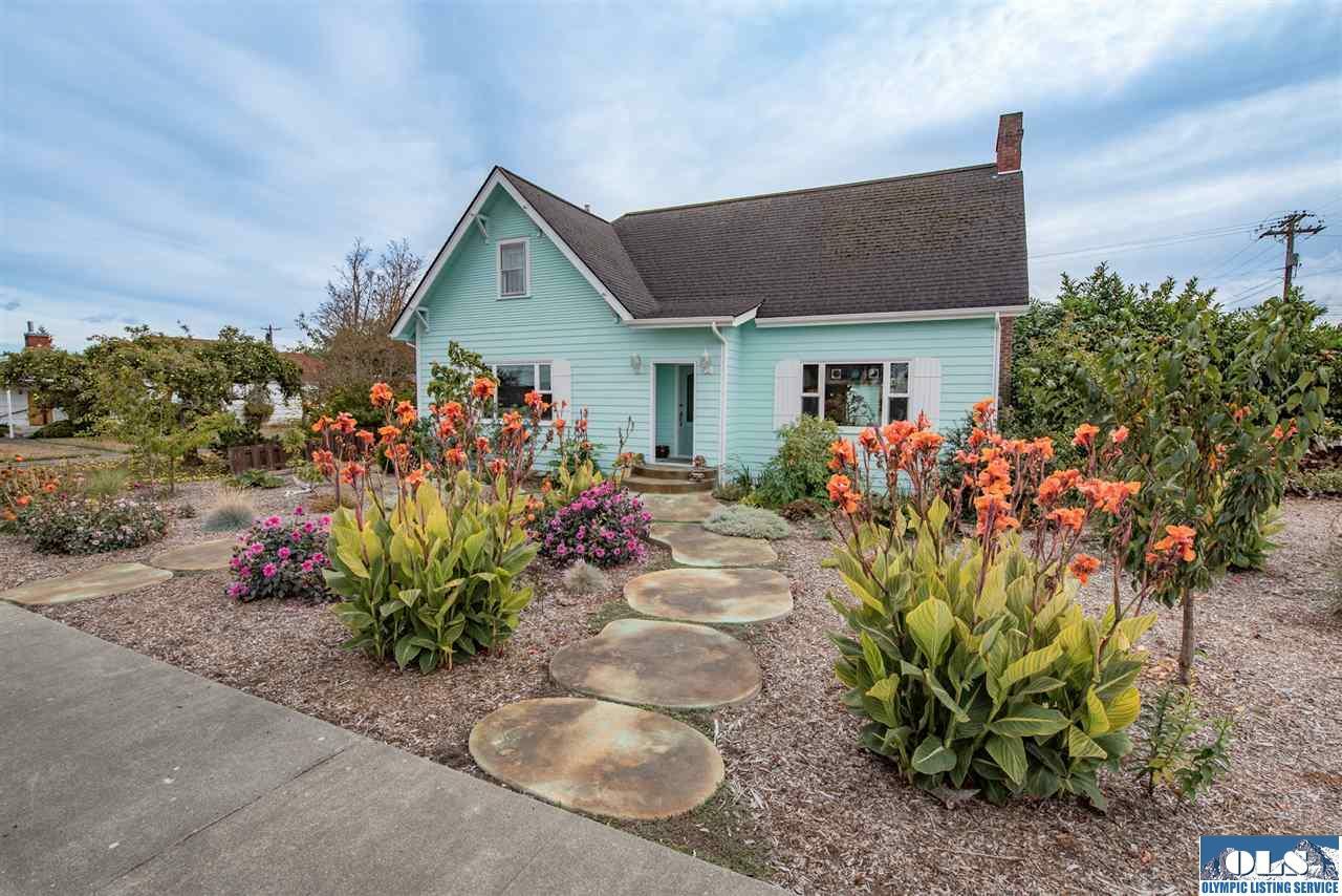 Property Photo: 283 W Maple St WA 98382