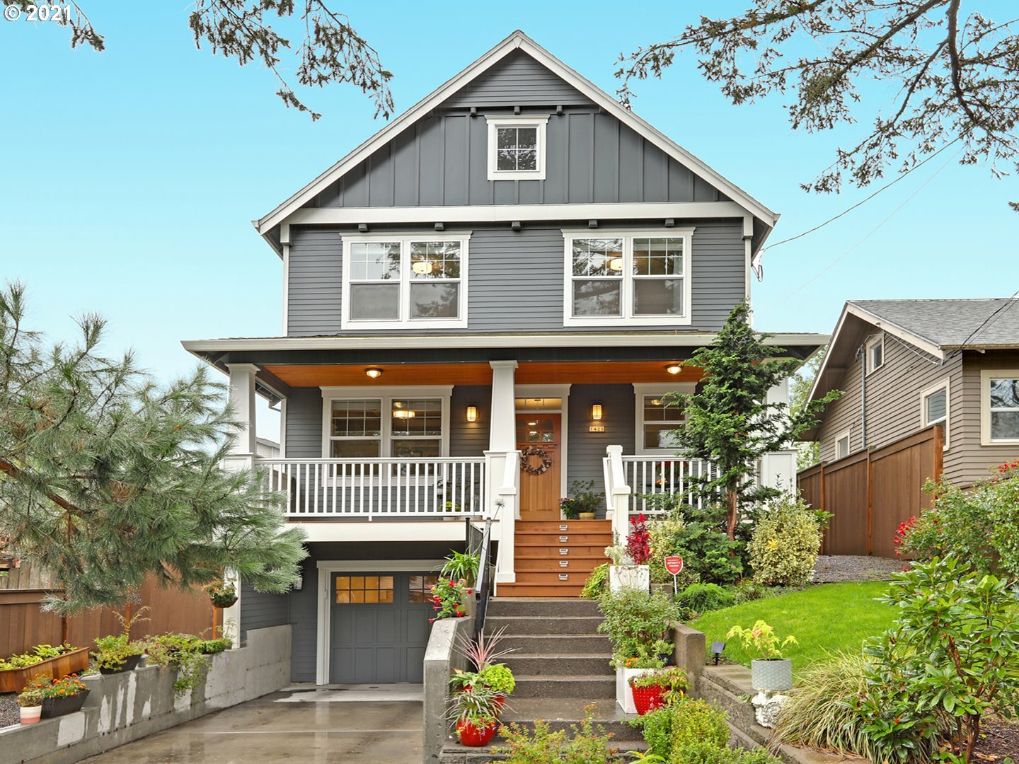 Property Photo: 1428 SW Hume St OR 97219