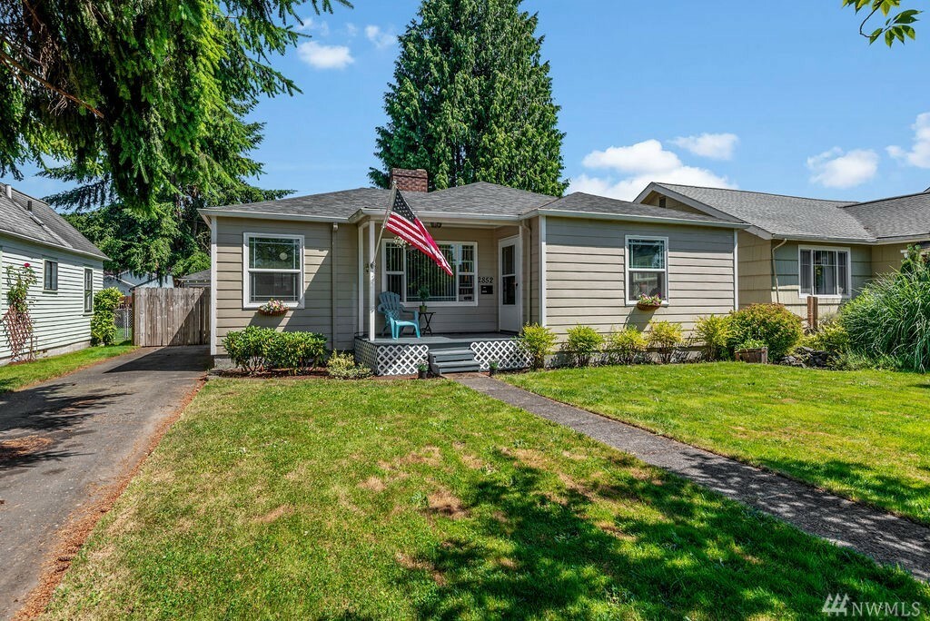 Property Photo:  2852 Florida St  WA 98632 