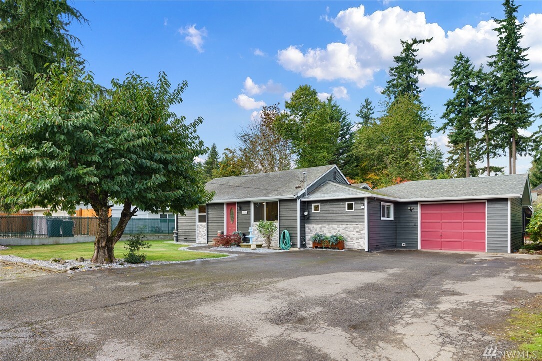 Property Photo:  28241 27th Ave S  WA 98003 