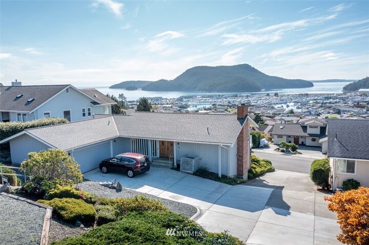 Property Photo:  1901  Bradley Drive  WA 98221 