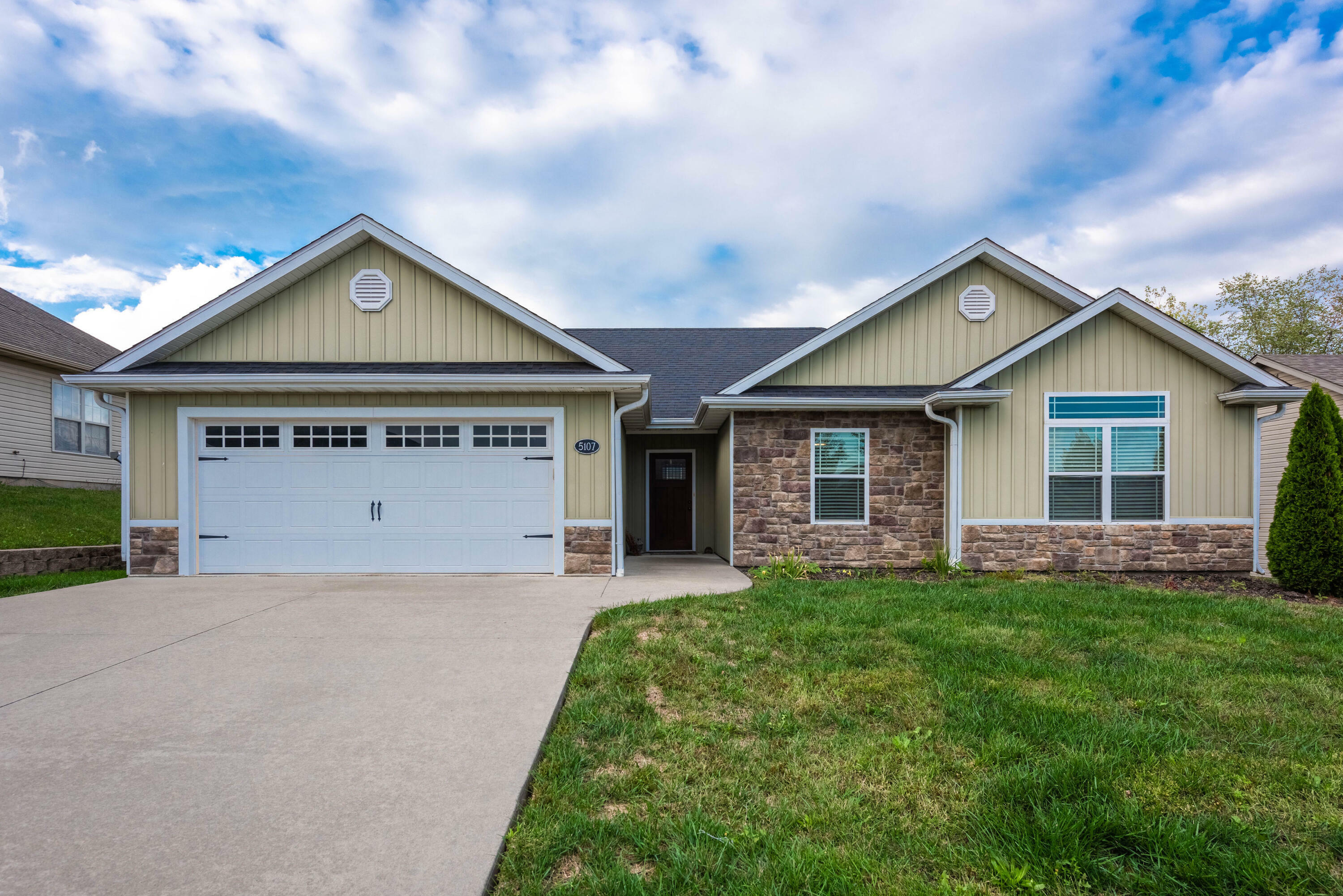 Property Photo:  5107 Lake Trout Ct  MO 65203 