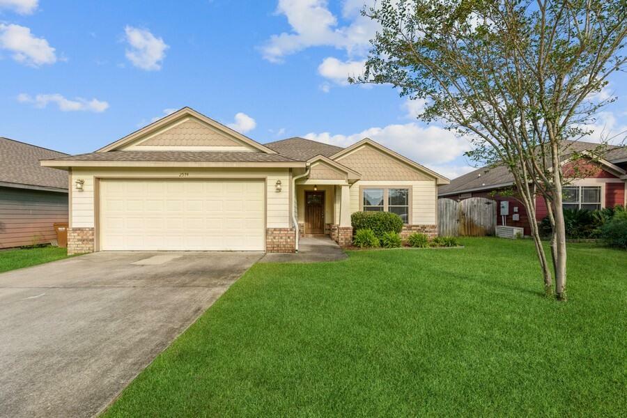 Property Photo:  2574 Hartman Court  FL 32566 