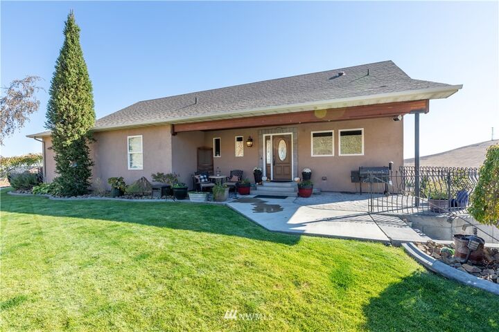 Property Photo: 568 Morning Star Boulevard WA 98823