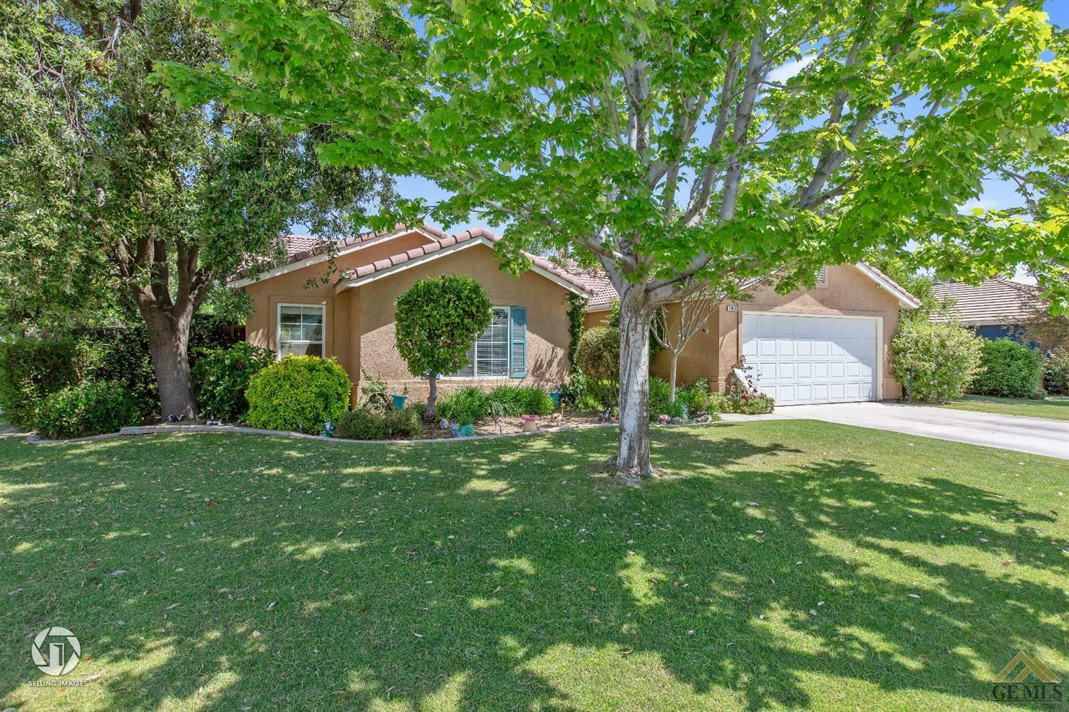 Property Photo:  10804 Peach Blossom Avenue  CA 93312 