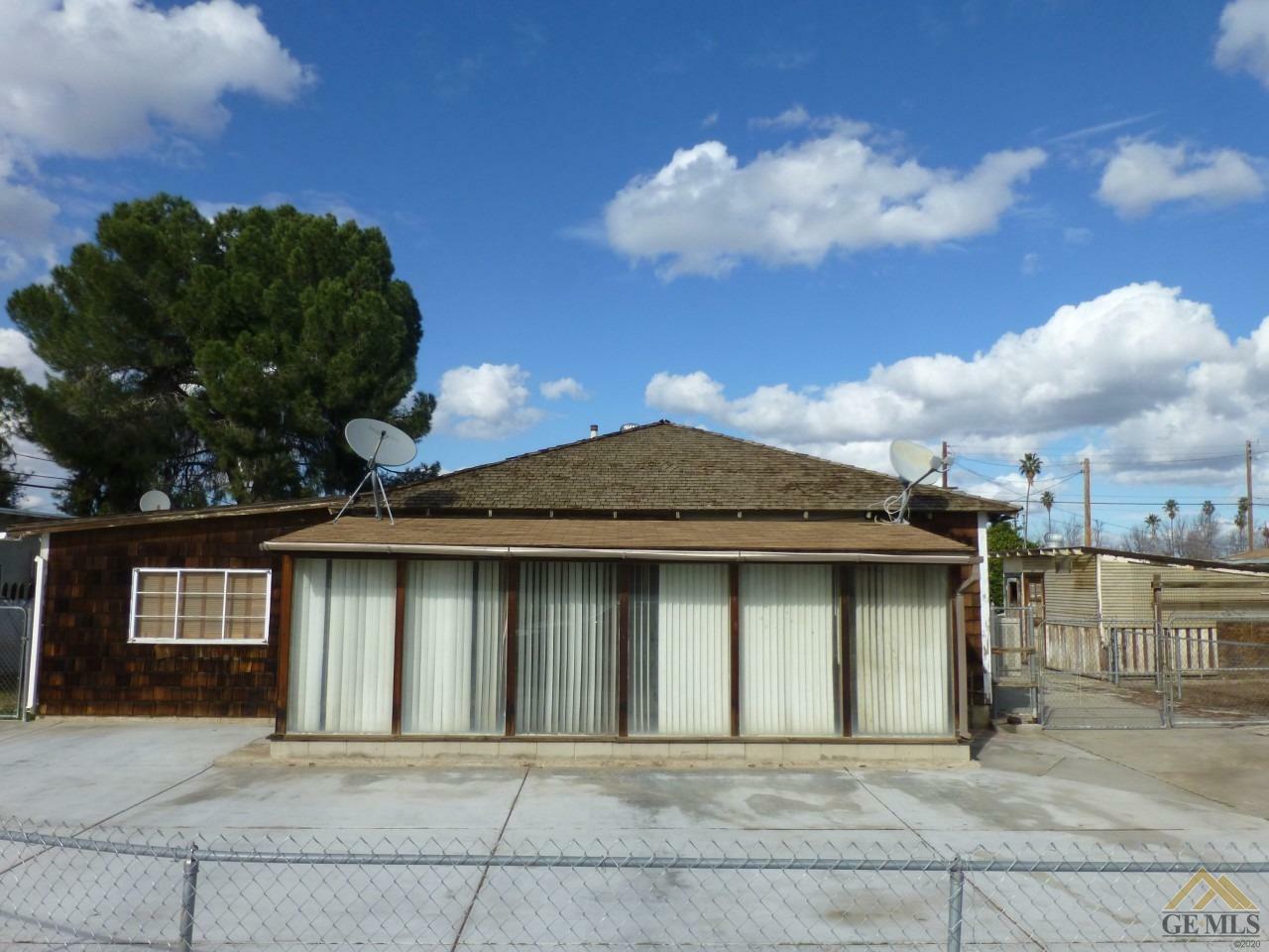 Property Photo:  2030 Hendricks Lane  CA 93304 