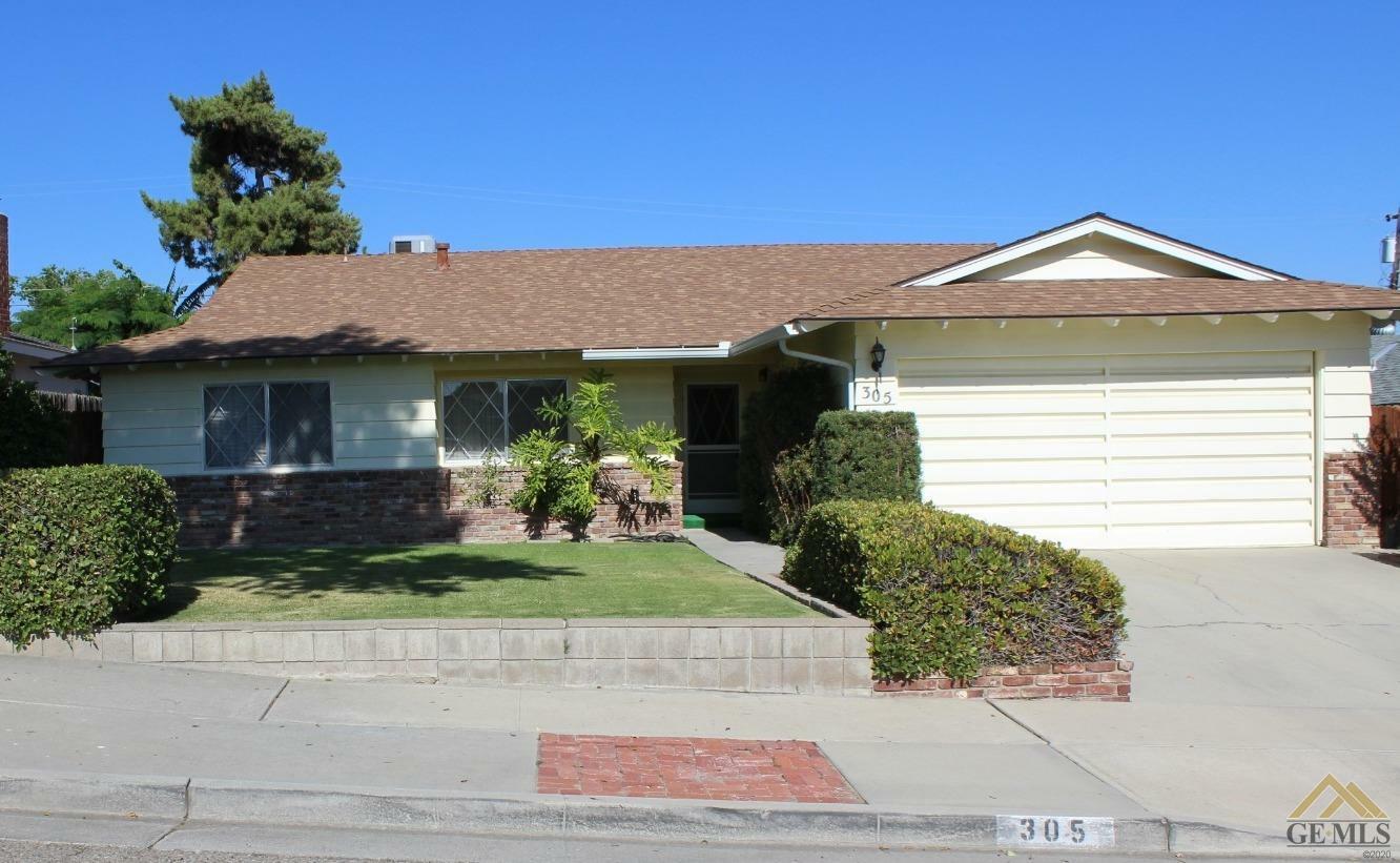 Property Photo:  305 Parkview Circle  CA 93268 