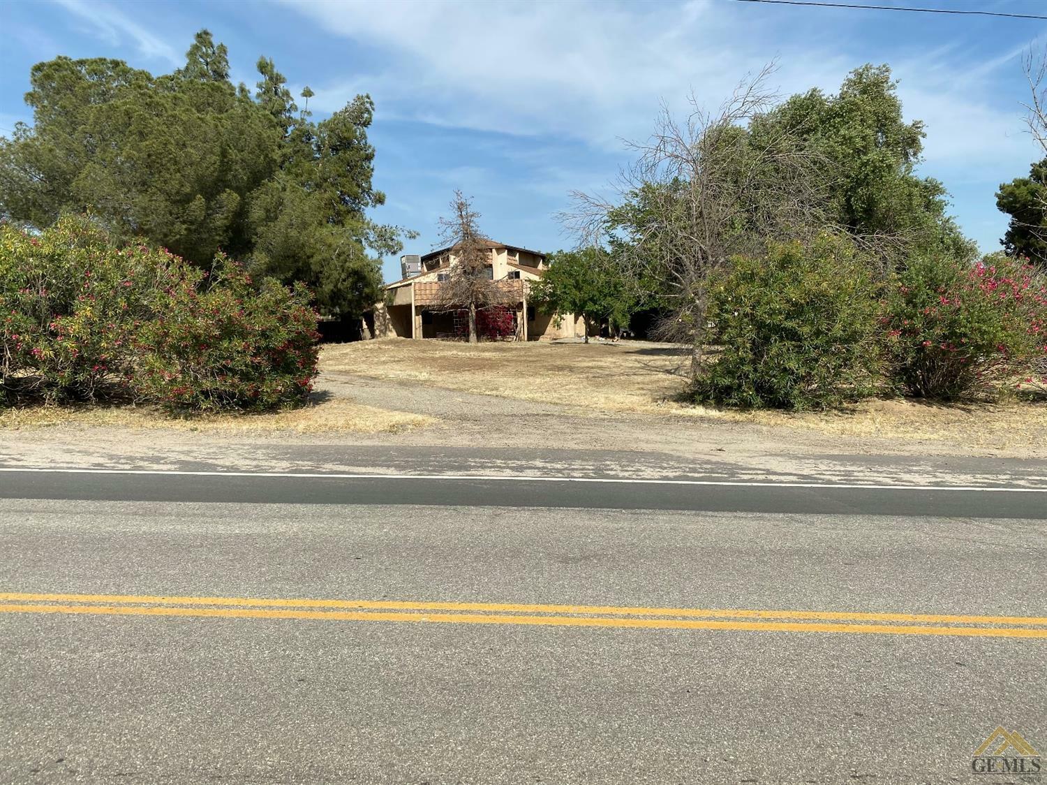 Property Photo:  1023 Vineland Road  CA 93306 