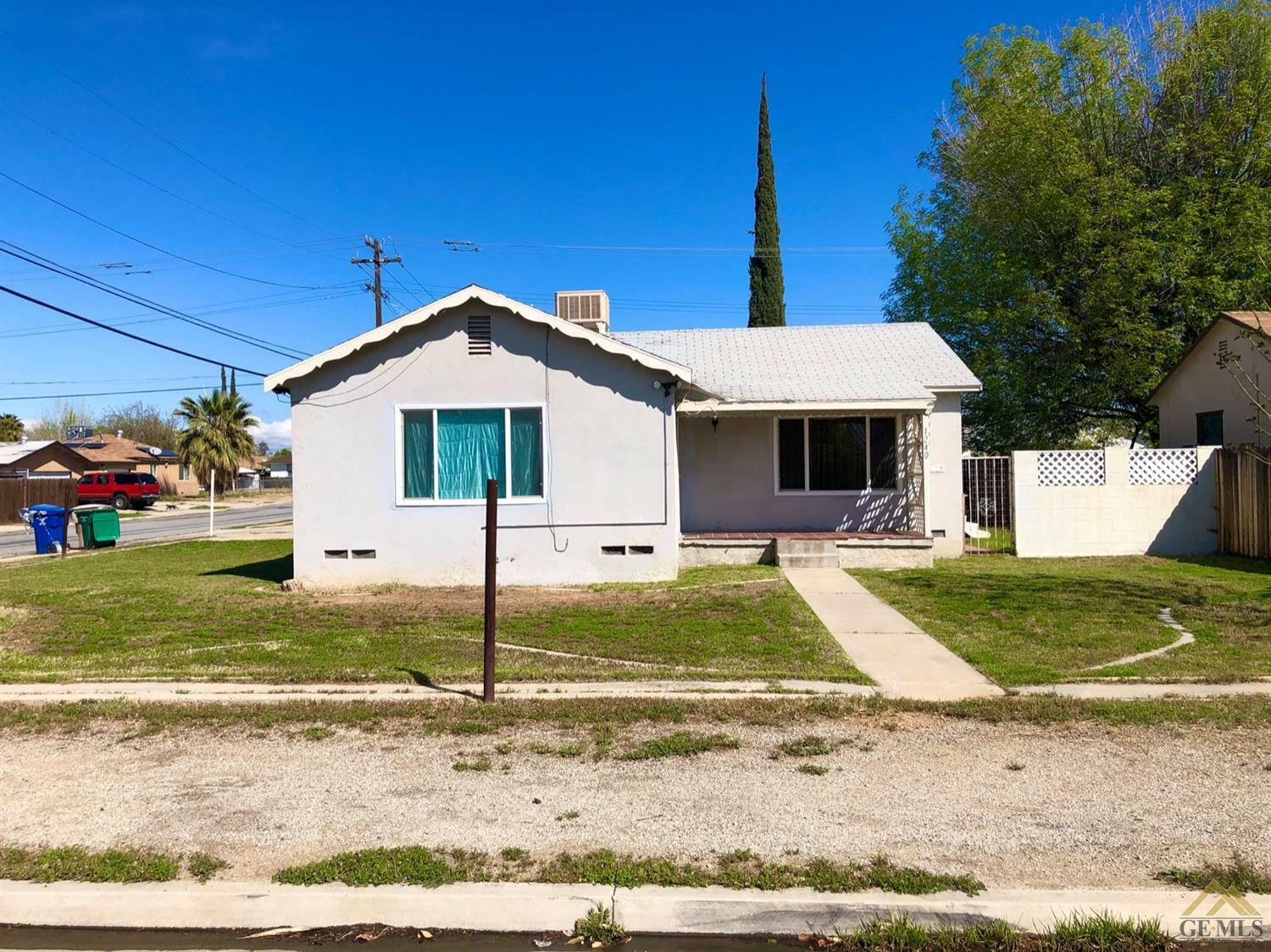 Property Photo:  1240 Washington Avenue  CA 93308 