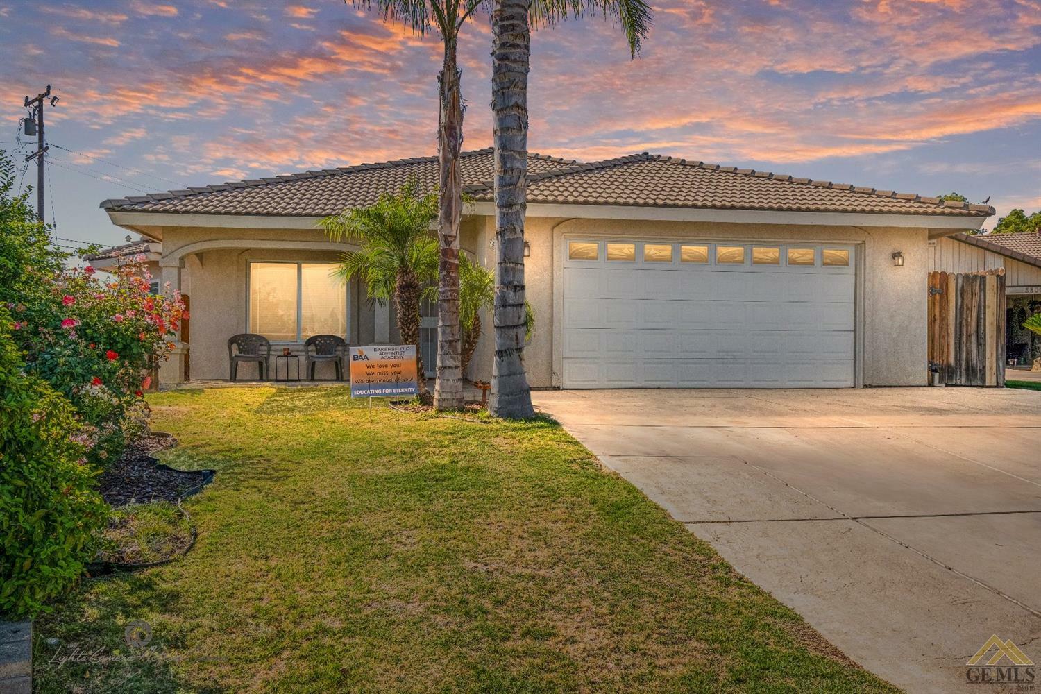 Property Photo:  2720 Fountain Drive  CA 93306 