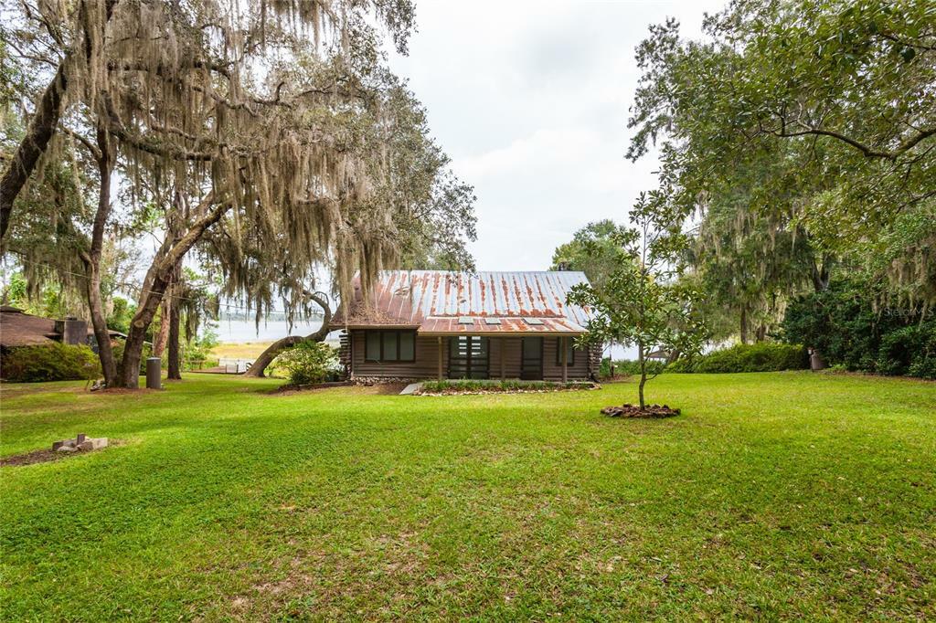 Property Photo:  110 Lake View Trail  FL 32666 