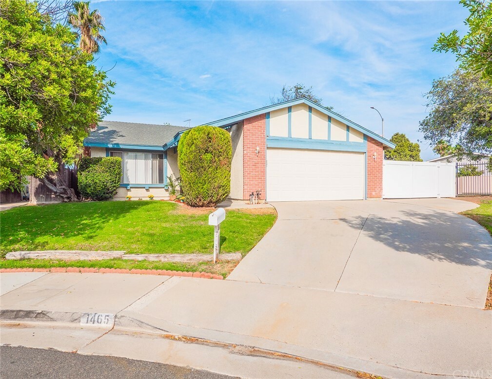 Property Photo:  1465 Platt Circle  CA 92882 