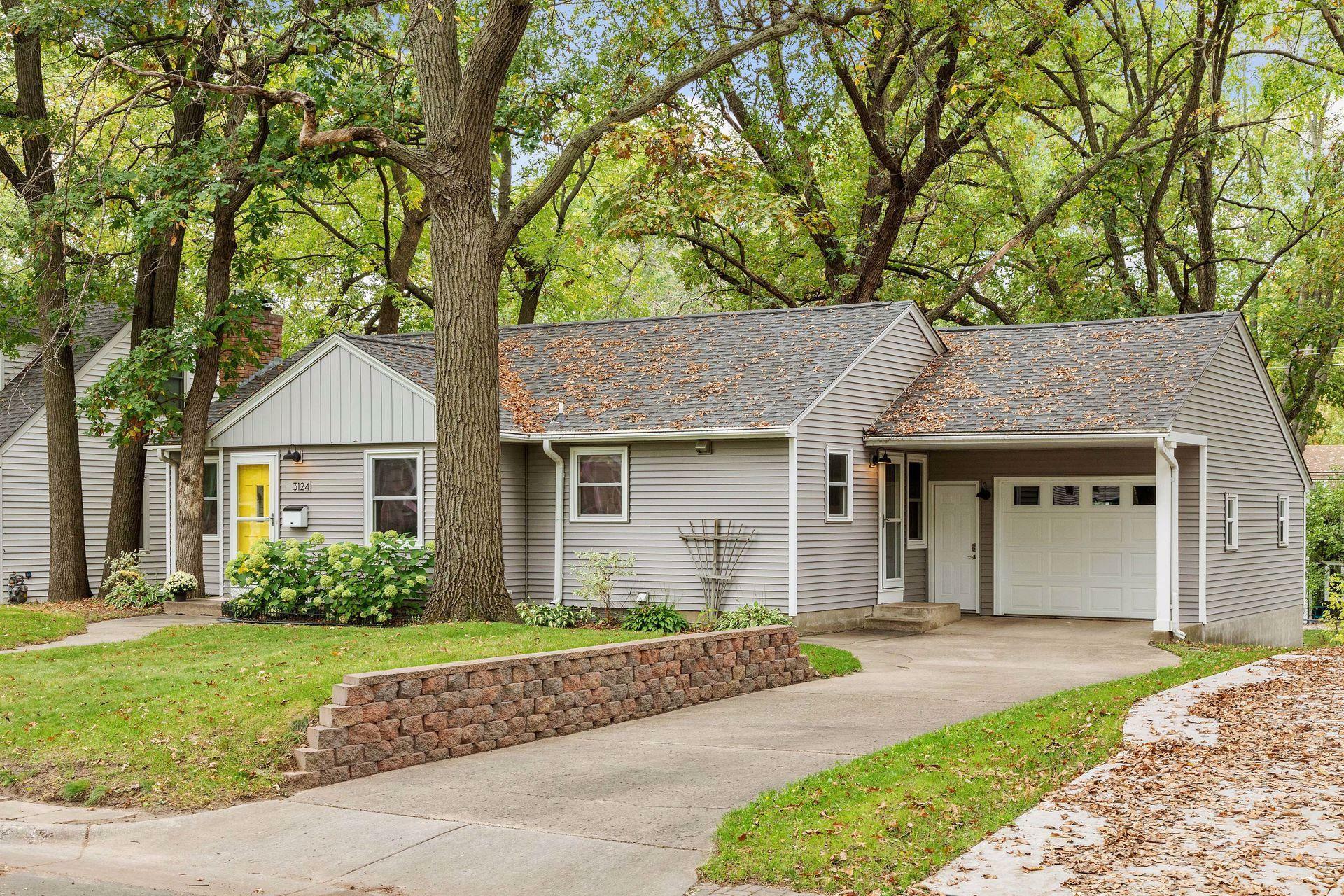 Property Photo:  3124 Rhode Island Avenue S  MN 55426 