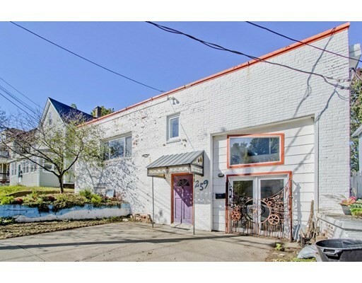 Property Photo: 259 Sargeant St MA 01040