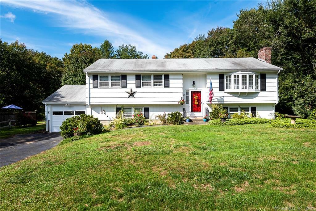 Property Photo: 101 Sandlewood Drive CT 06443