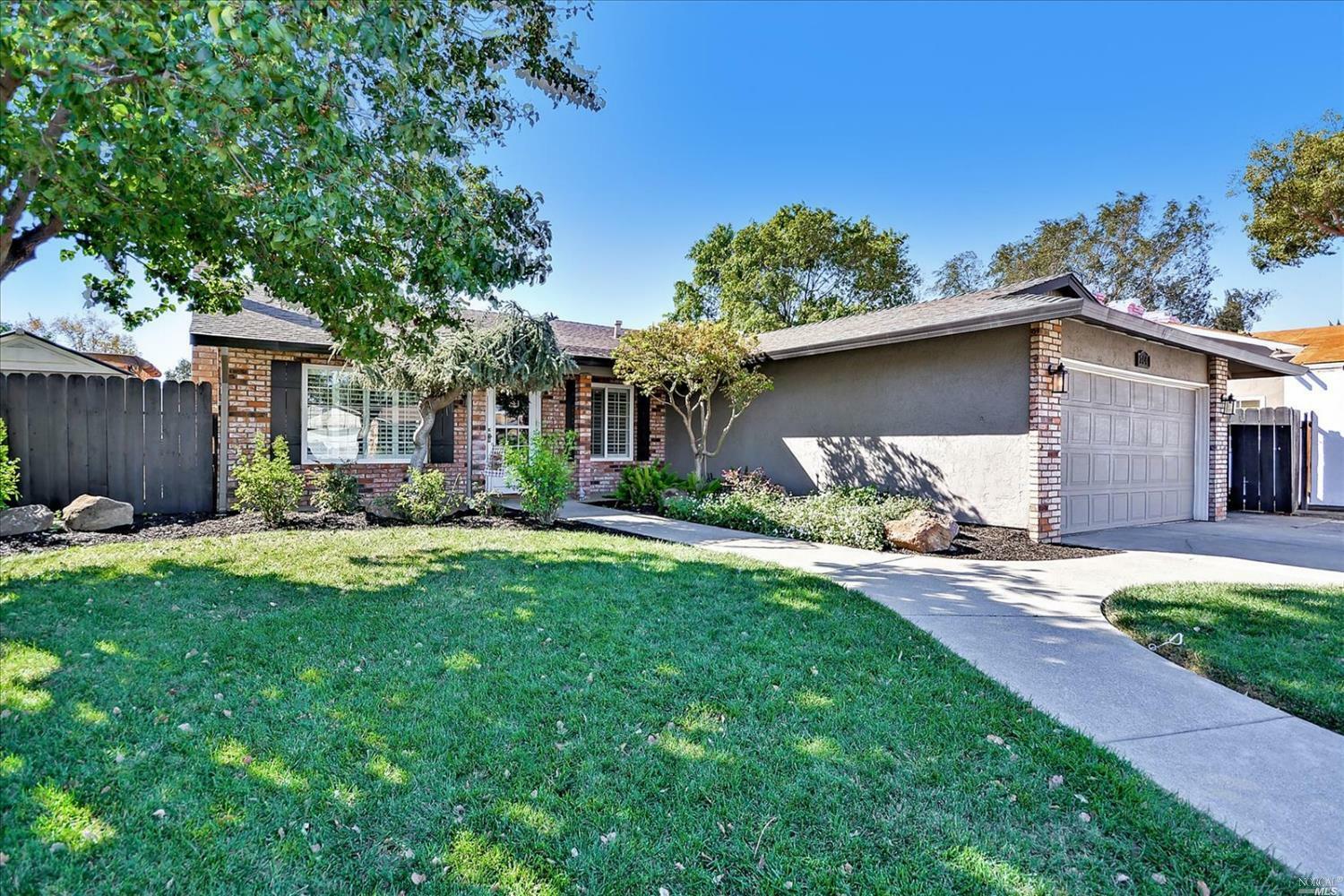 Property Photo:  214 Richard Place  CA 95687 