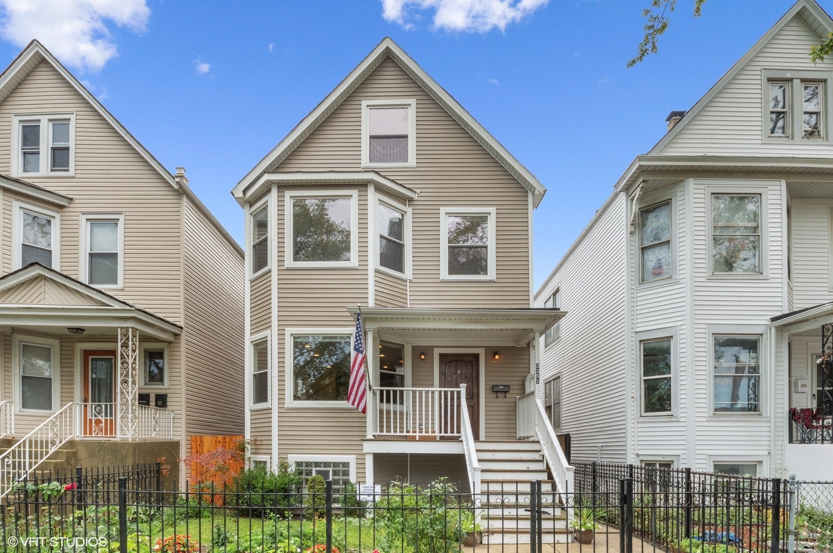 3351 W Berteau Avenue  Chicago IL 60618 photo