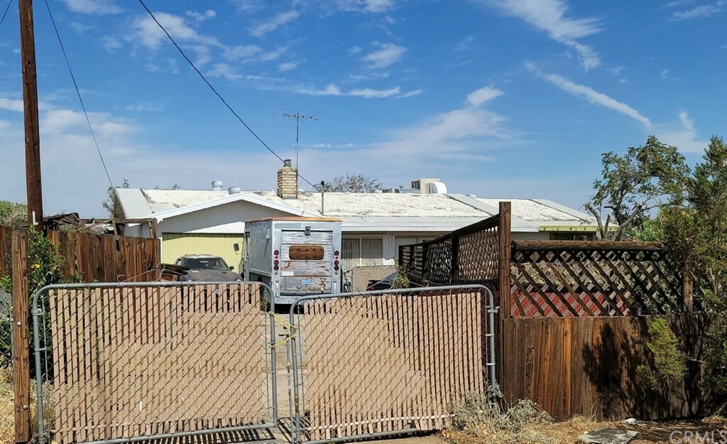 17820 Sycamore Street  Hesperia CA 92345 photo