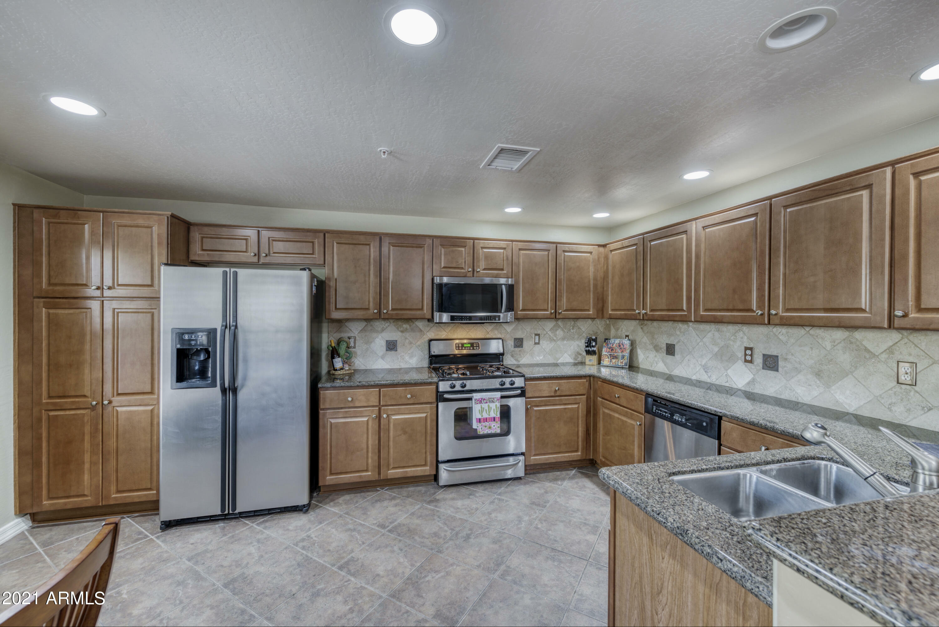 Property Photo:  16800 E El Lago Boulevard 1080  AZ 85268 