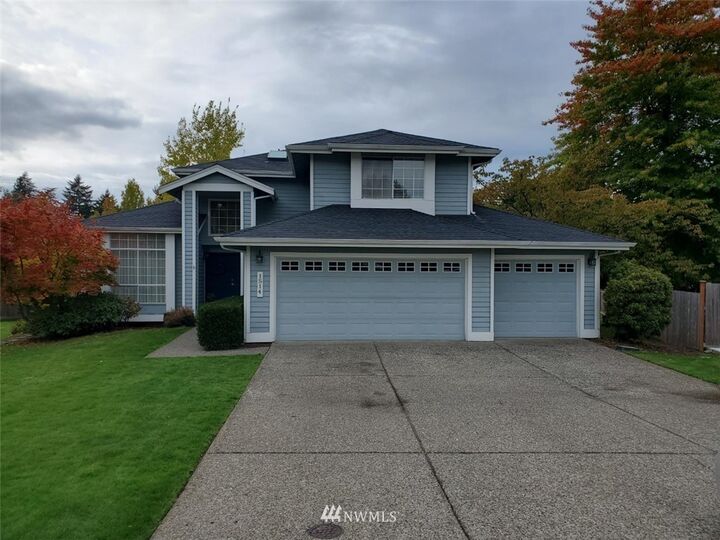 1514  Crystal Lane Loop SE  Puyallup WA 98372 photo