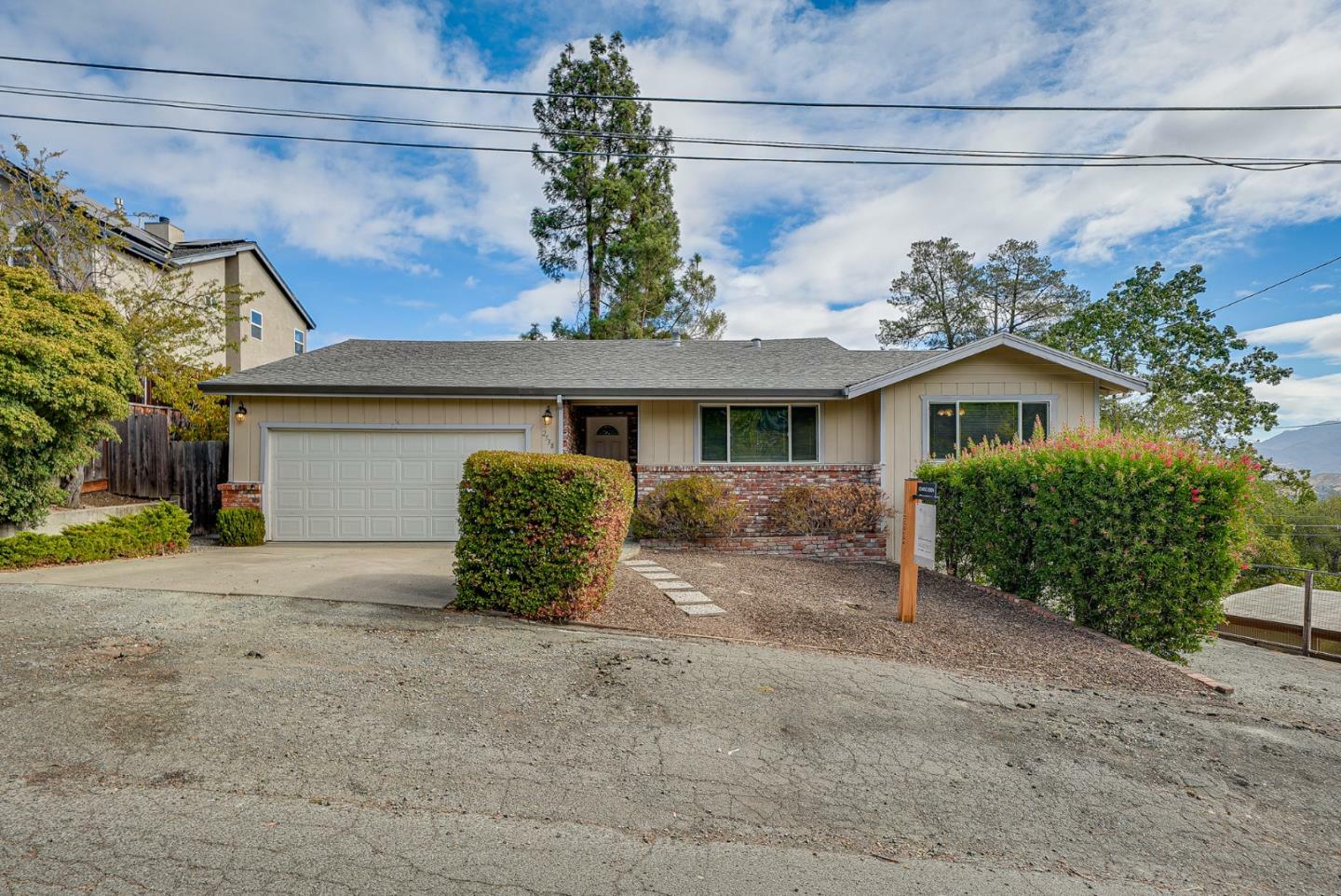 Property Photo:  2538 Mockingbird Hill Road  CA 94597 