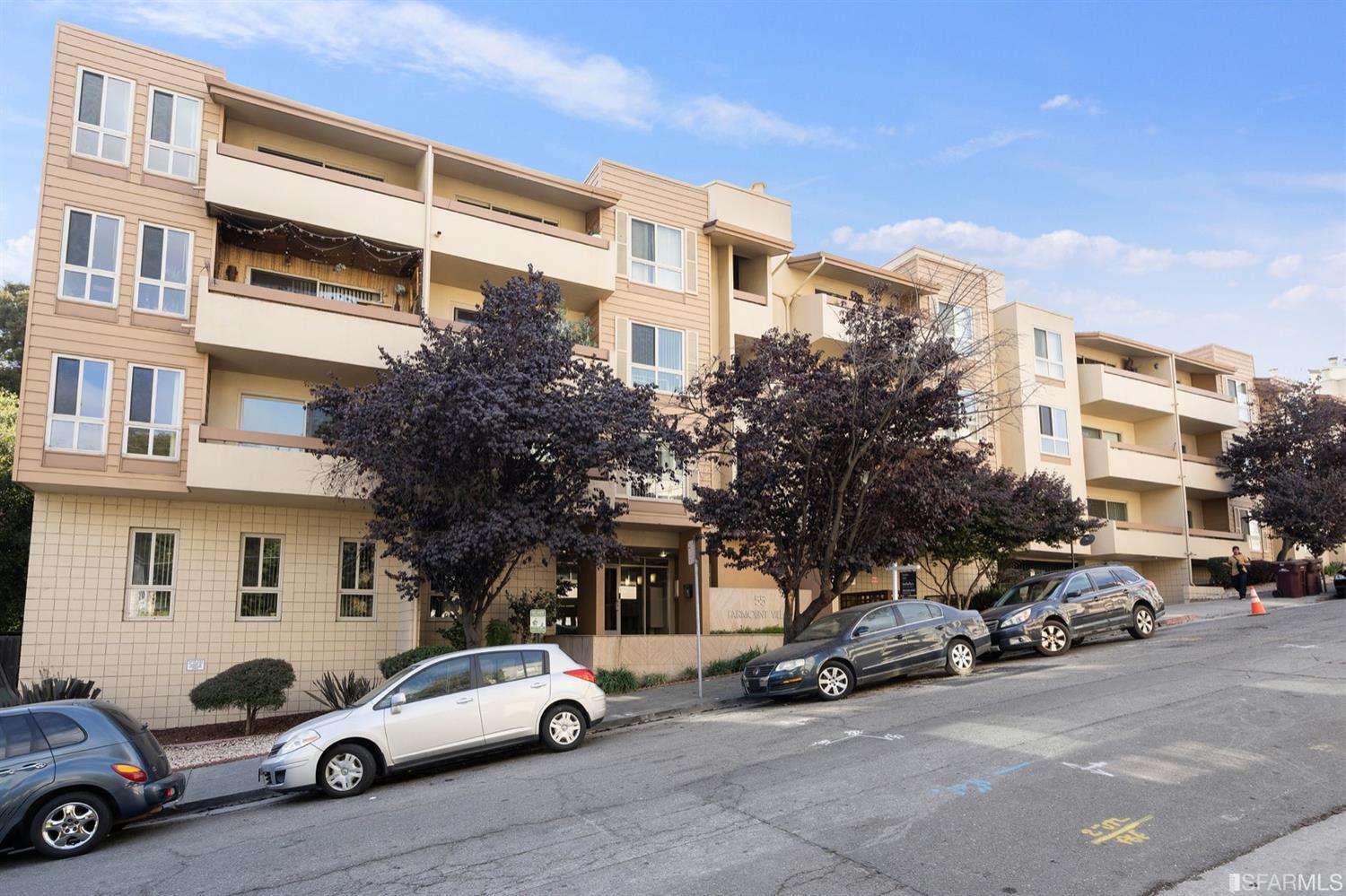 Property Photo: 55 Fairmount Avenue 306 CA 94611