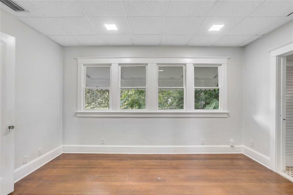 Property Photo:  206 S Florida Street  FL 33513 