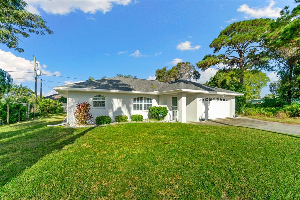 Property Photo:  5340 Kent Road  FL 34293 