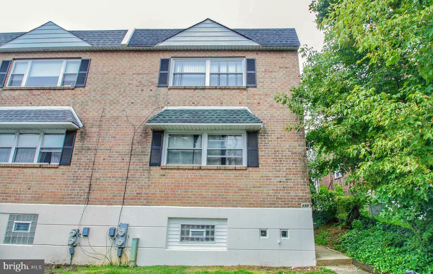 Property Photo:  650 Parlin Street  PA 19116 