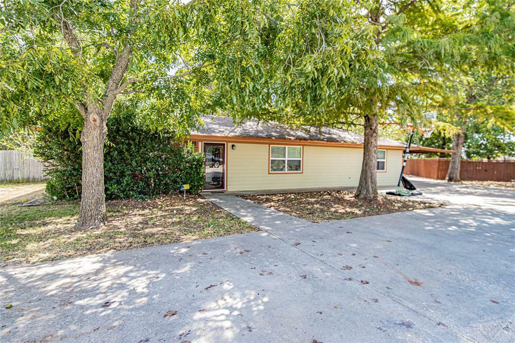 Property Photo:  4401 Luker Court  TX 76049 