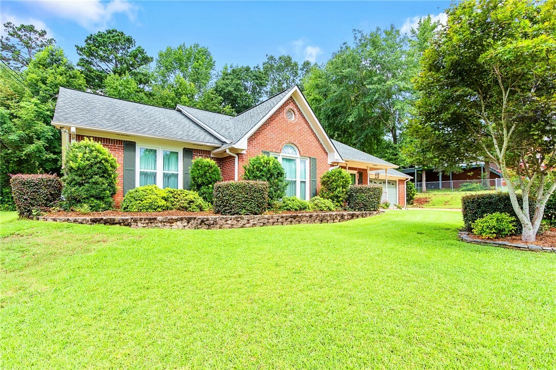 Property Photo:  1810 Bengal Drive  AL 36801 