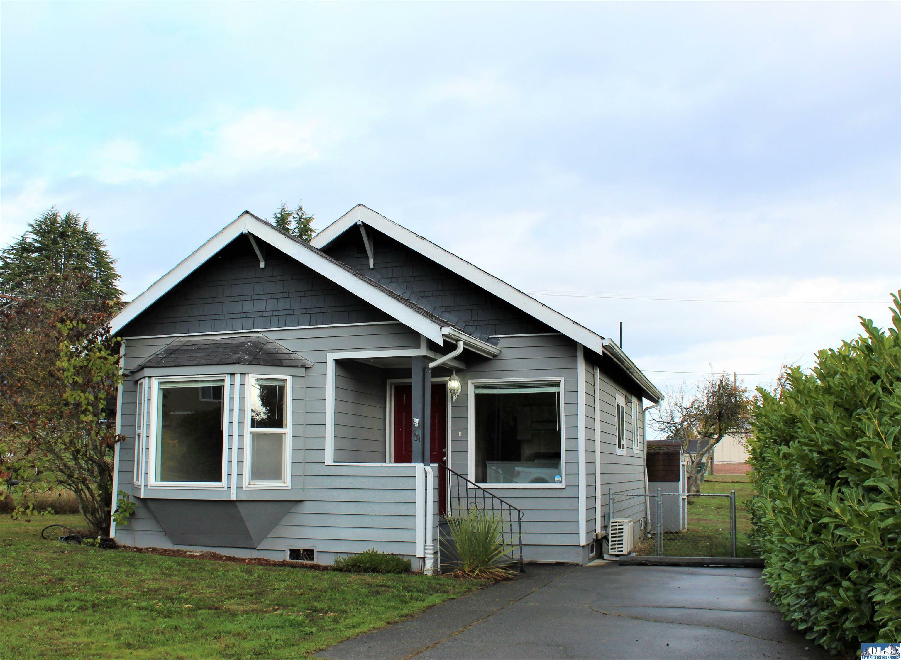 Property Photo:  931 W 10th 931 W Tenth  WA 98362 