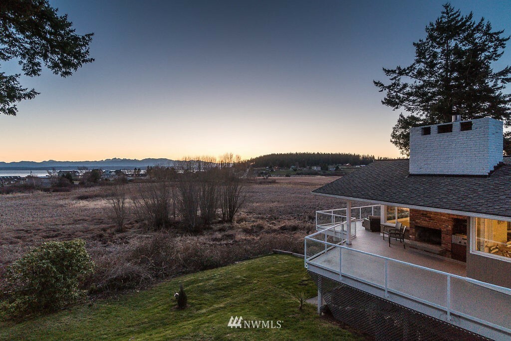 Property Photo:  5522 Beach Bluff Dr  WA 98249 