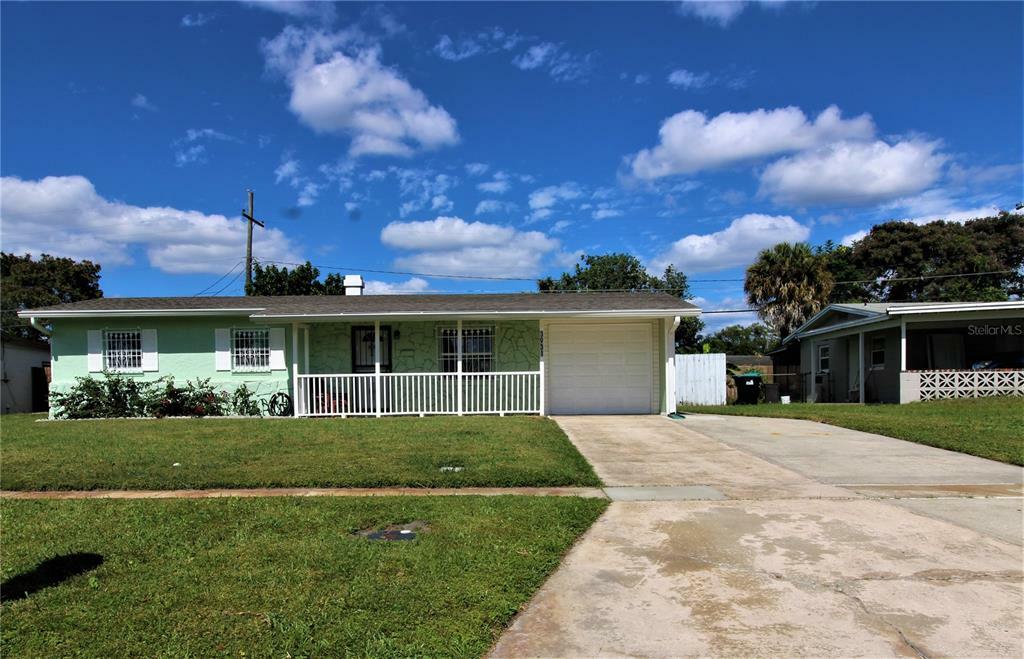 Property Photo:  3931 Kingsbridge Drive  FL 32839 