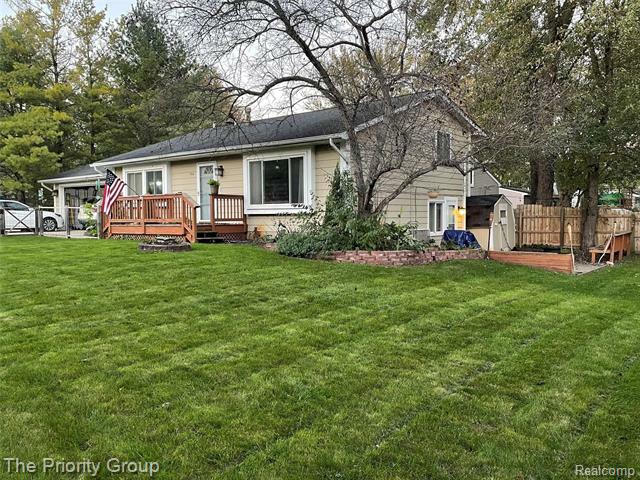 Property Photo: 1100 Miller Road MI 48362