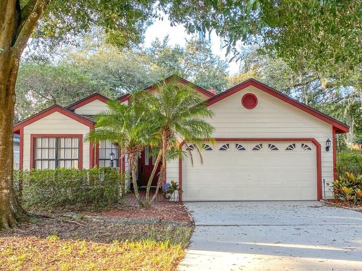 Property Photo:  1477 Walden Oaks Place  FL 33563 